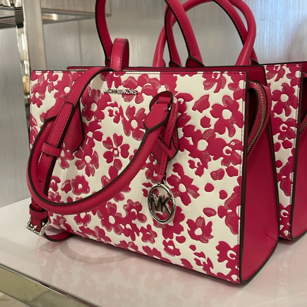 Michael Kors Sheila Medium Sequined Floral Print CZ Satchel
Dragofruit
NWT - Picture 2 of 16